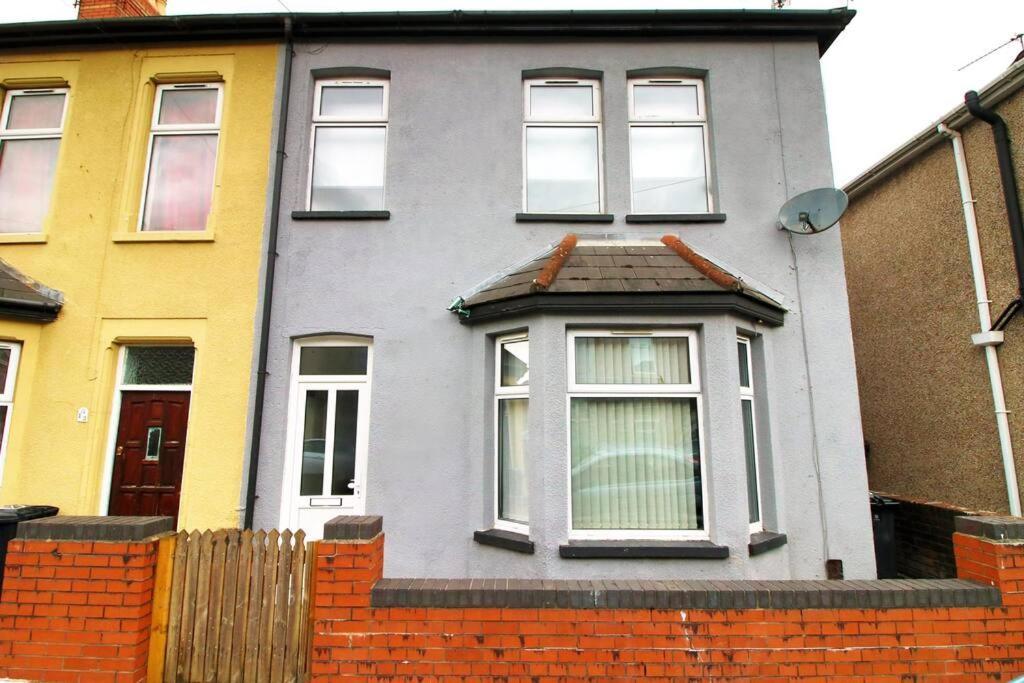 Holiday House For 7 Guests, Free Wi-Fi & Self Check-In Explore Newport Vila Exterior foto