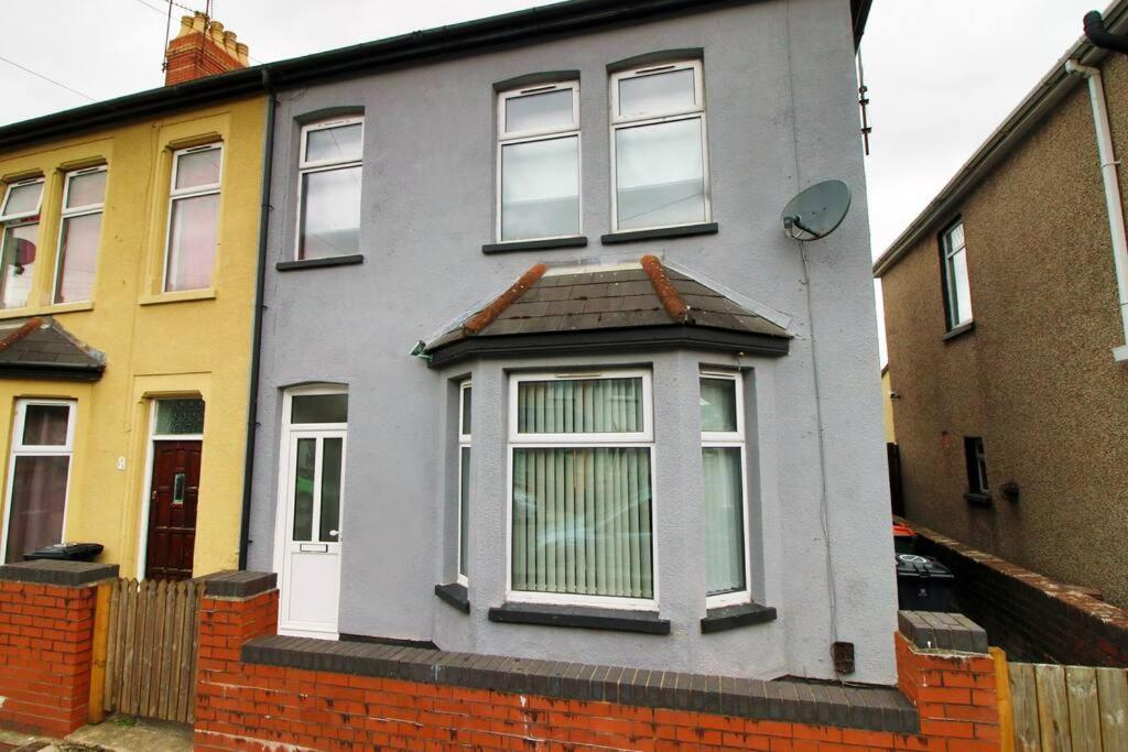 Holiday House For 7 Guests, Free Wi-Fi & Self Check-In Explore Newport Vila Exterior foto