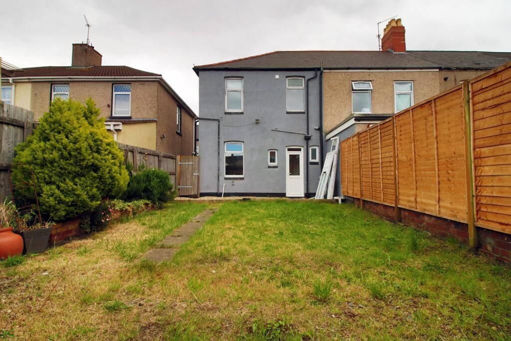 Holiday House For 7 Guests, Free Wi-Fi & Self Check-In Explore Newport Vila Exterior foto