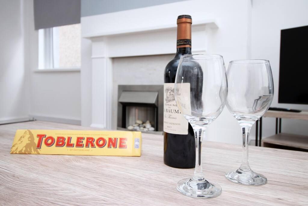 Holiday House For 7 Guests, Free Wi-Fi & Self Check-In Explore Newport Vila Exterior foto