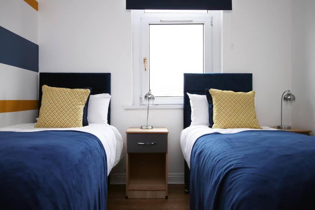 Holiday House For 7 Guests, Free Wi-Fi & Self Check-In Explore Newport Vila Exterior foto