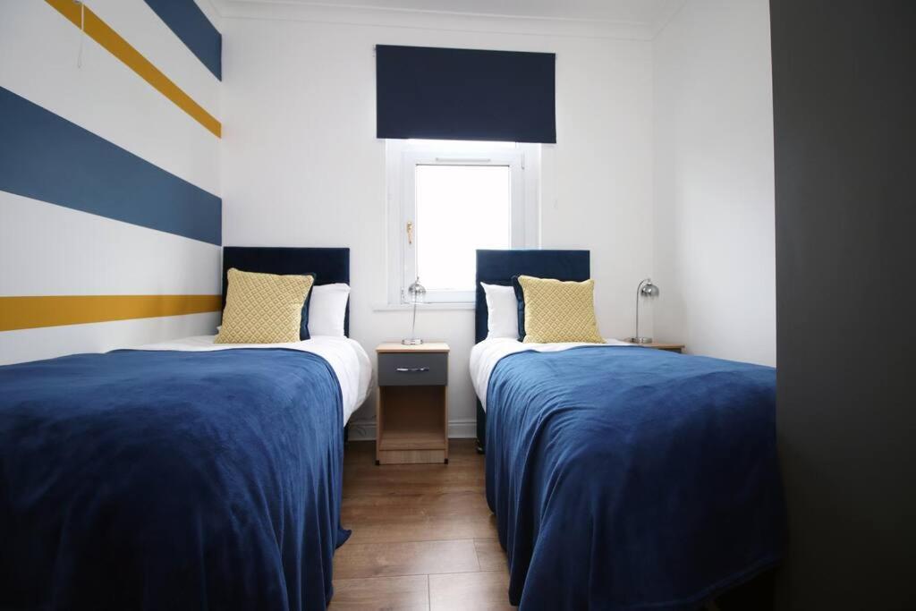 Holiday House For 7 Guests, Free Wi-Fi & Self Check-In Explore Newport Vila Exterior foto